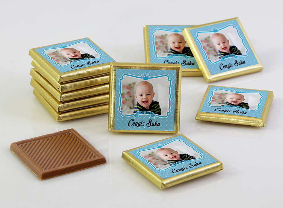 Erkek Bebek Dökme Çikolata - Fotoğraflı