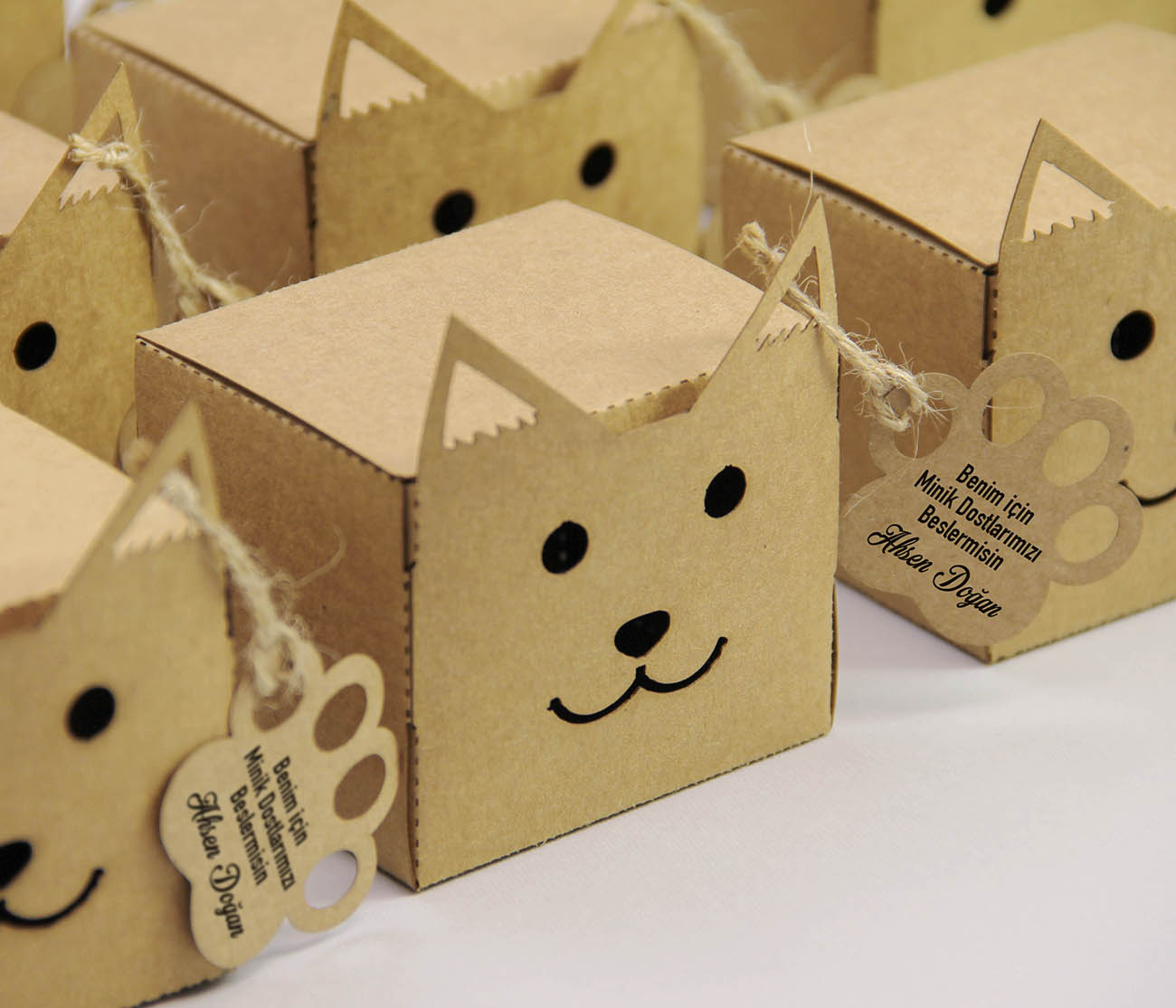 Kedi Şekilli Kraft Karton Kutu - Hediyelik Mama Kutusu