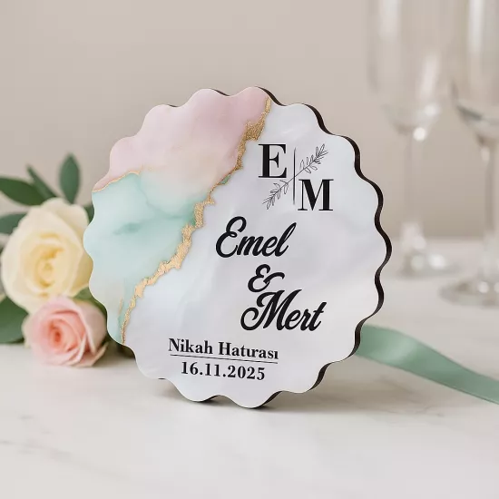 Epoksi-Mermer Ahşap Papatya Magnet Pastel – İsim/Tarih UV Baskılı Nikah Hediyeliği | Mevlid Hediyesi